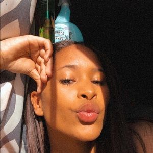 Meet your Posher, Destiny